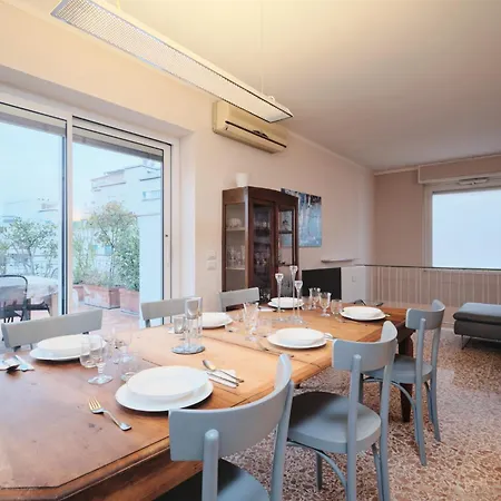 Daire Penthouse 5 Minutes From The Vatican - 5 Bedrooms & 4 Bathrooms *