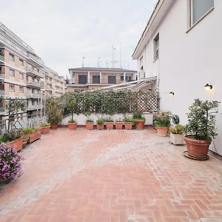 Penthouse 5 Minutes From The Vatican - 5 Bedrooms & 4 Bathrooms Daire